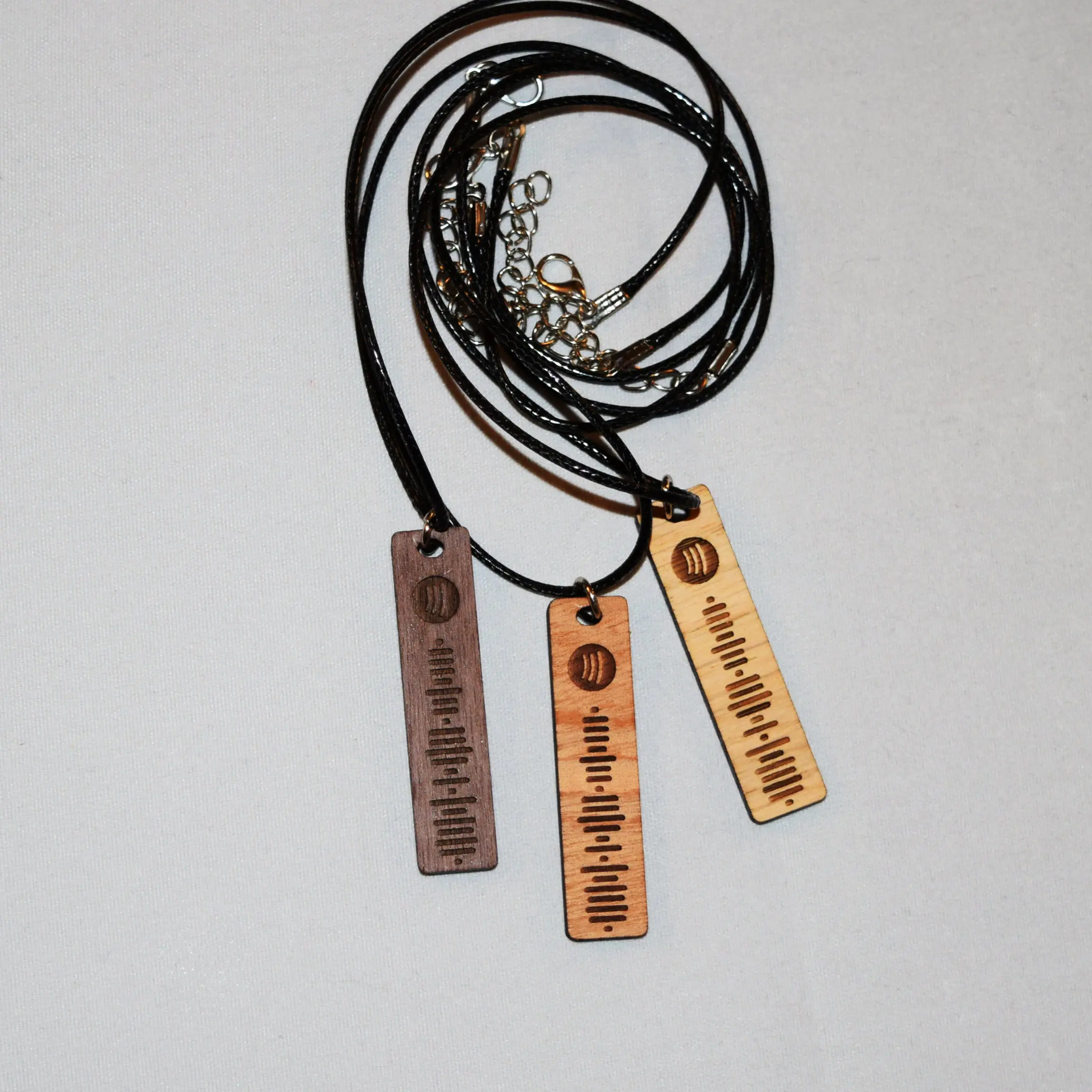 Spotify Scan Code Personalised Necklace, Made of Oak, Walnut or Mahogany, Boyfriend Girlfriend Necklace, Valentine's Day Gift, Pendant - Image 3