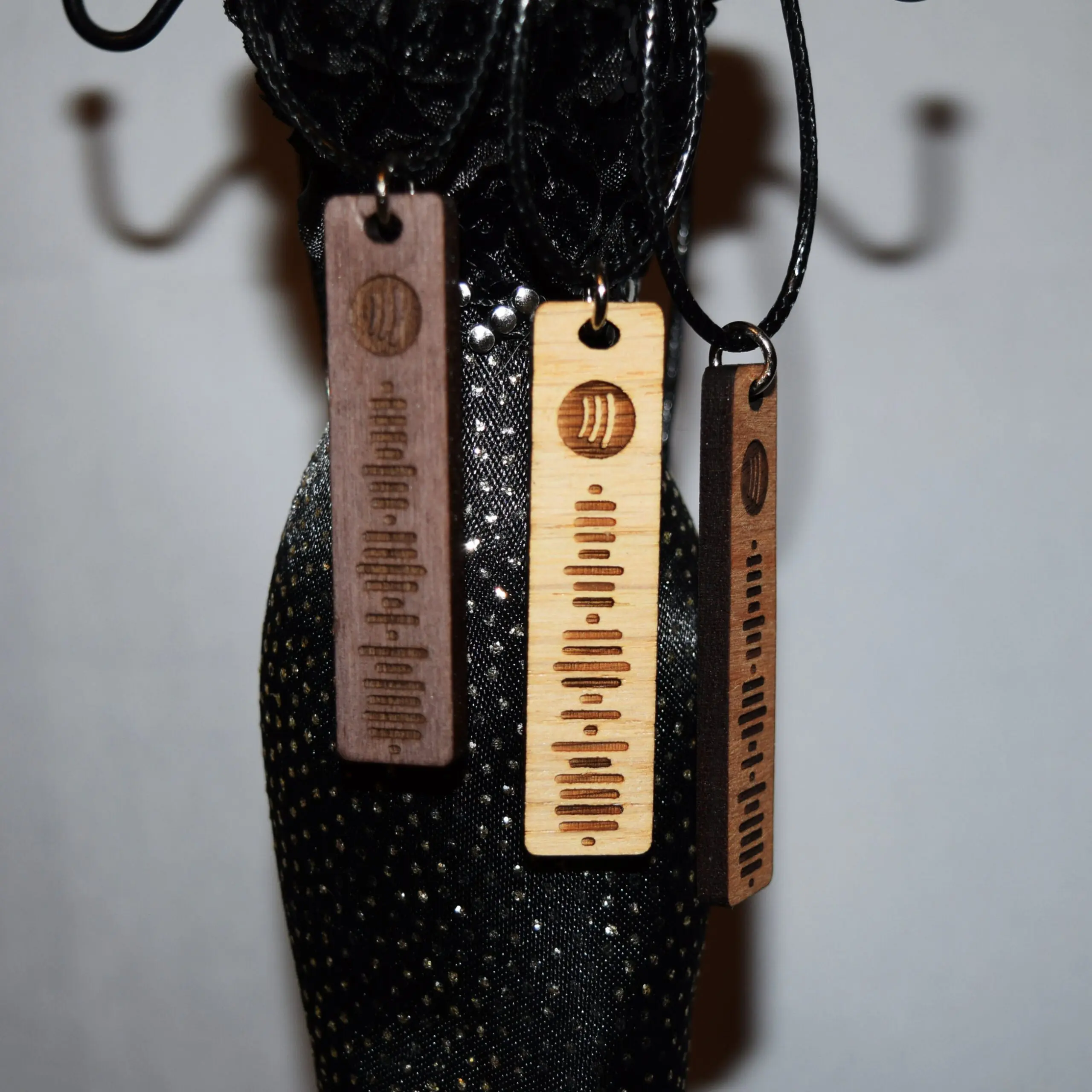 Spotify Scan Code Personalised Necklace, Made of Oak, Walnut or Mahogany, Boyfriend Girlfriend Necklace, Valentine's Day Gift, Pendant - Image 4