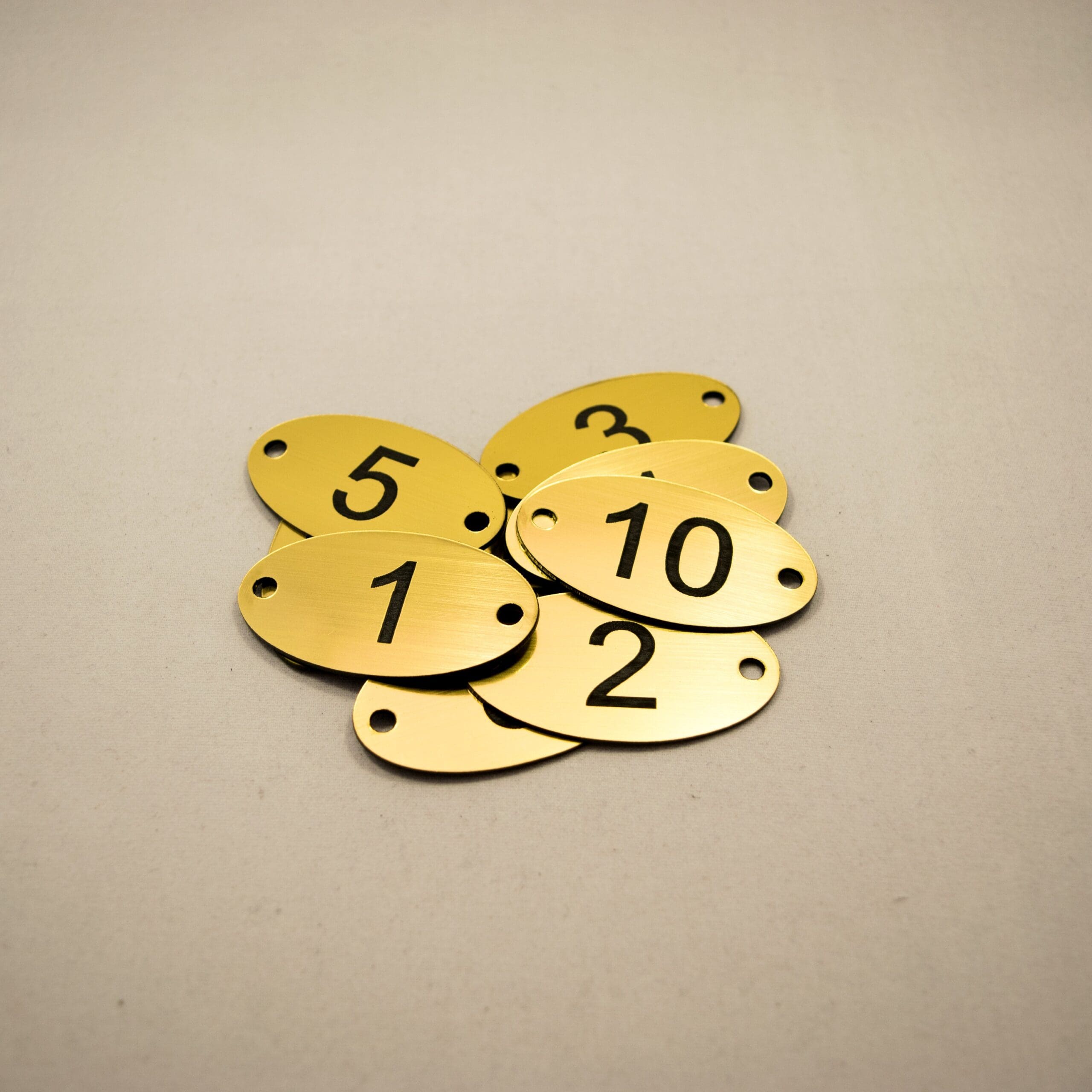 30mm High Quality Engraved Discs Table Numbers Pubs Restaurants Clubs Bars